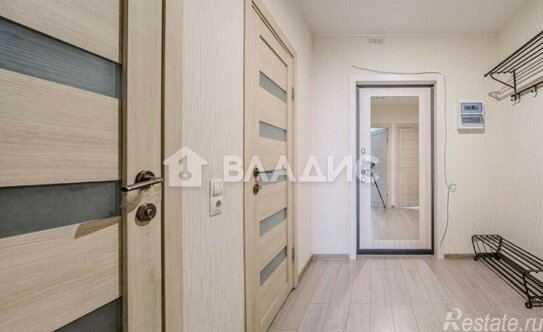 Продажа 2-комн квартиры на вторичном рынке Мурино г, Петровский б-р,  д. 12 к2