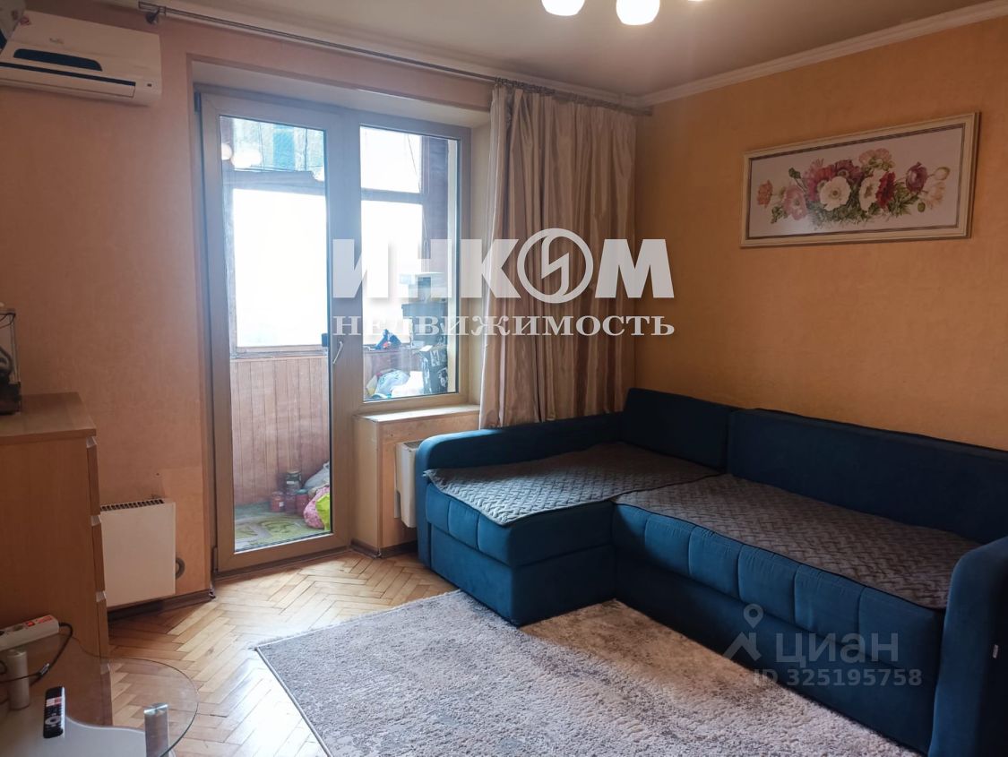 Продажа 2-комн квартиры на вторичном рынке Сиреневый бульвар, 64/31