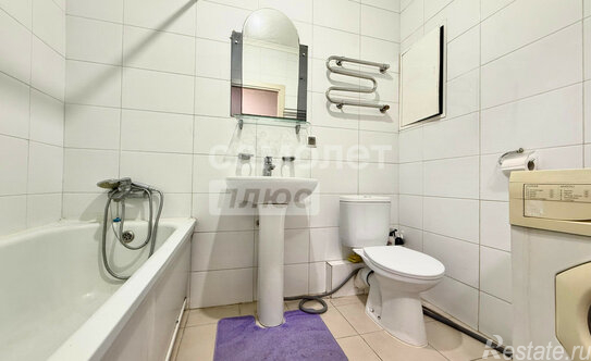 Продажа 1-комн квартиры на вторичном рынке ул Александры Монаховой,  д. 96,  к. 2