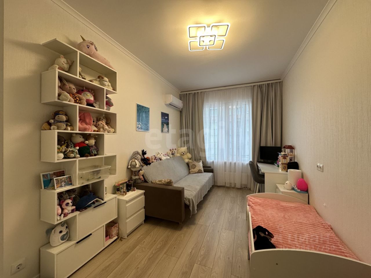 Продажа 2-комн квартиры на вторичном рынке улица Берзарина, 32