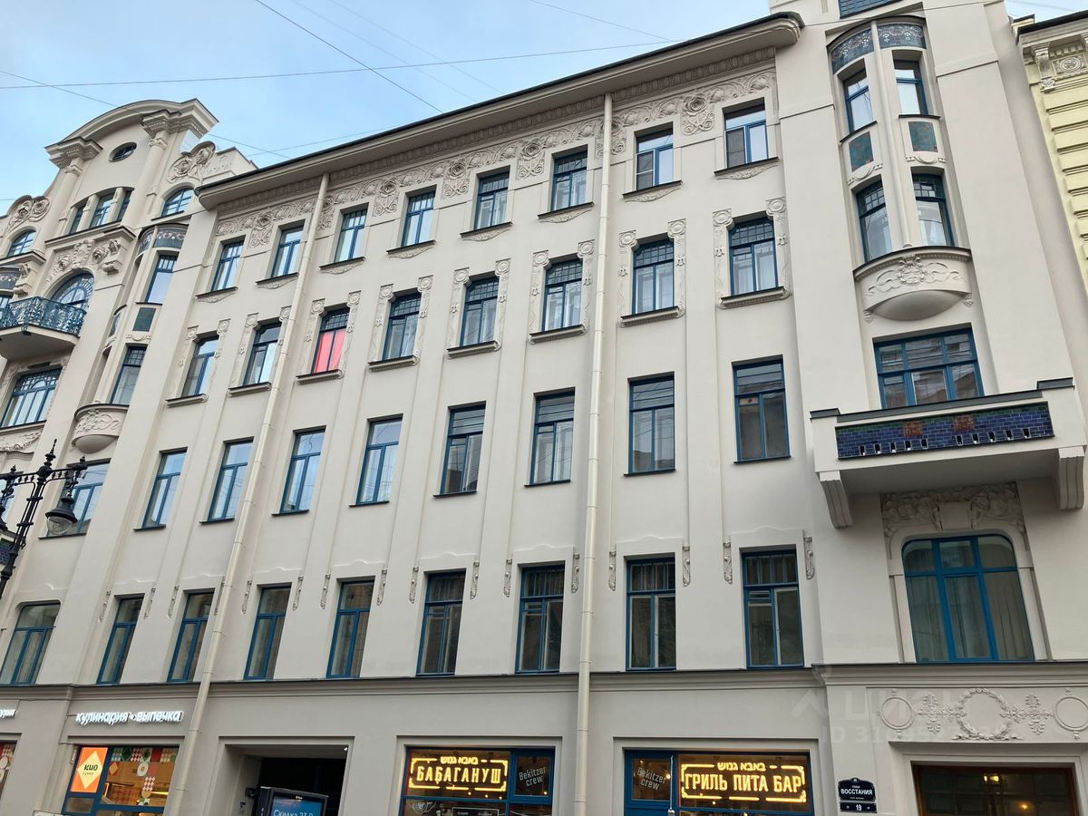 Продажа 5-комн квартиры на вторичном рынке улица Восстания, 19