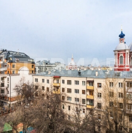 Продажа 4-комн квартиры на вторичном рынке Голиковский пер,  д. 5