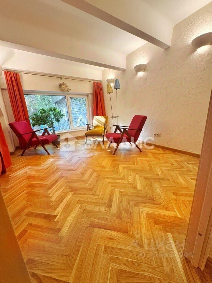 Продажа 2-комн квартиры на вторичном рынке Домодедовская улица, 4