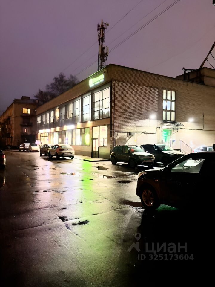 Продажа 3-комн квартиры на вторичном рынке Колпино, набережная Комсомольского Канала, 17
