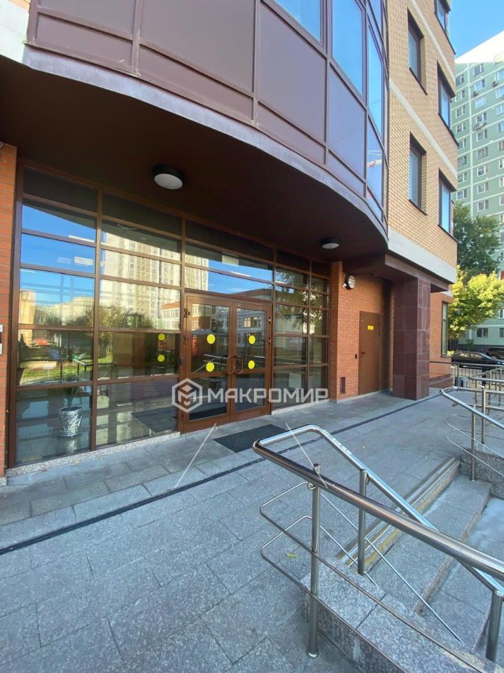 Продажа 3-комн квартиры на вторичном рынке Тихвинская улица, 14к1