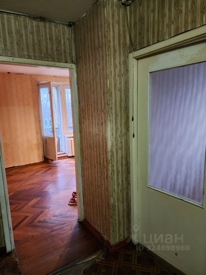 Продажа 2-комн квартиры на вторичном рынке Петергоф, Озерковая улица, 49к2