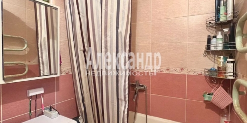 3-комн квартира Крюкова ул. ,  д. 7