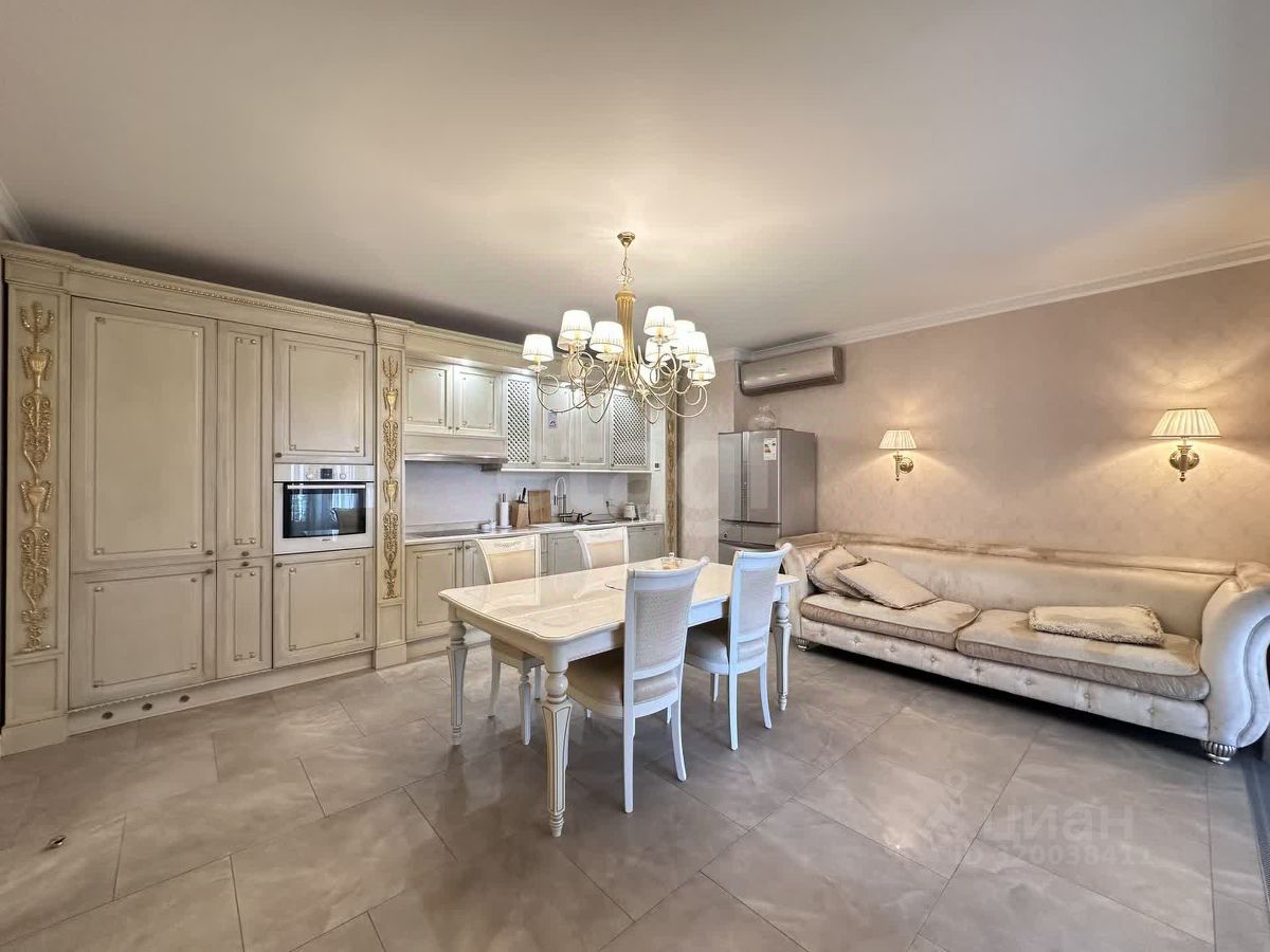 Продажа 4-комн квартиры на вторичном рынке улица Лобачевского, 118к5