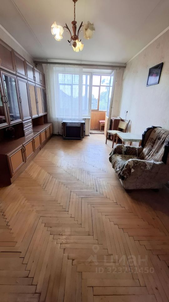 Продажа 2-комн квартиры на вторичном рынке Сходня мкр, Горная улица, 24