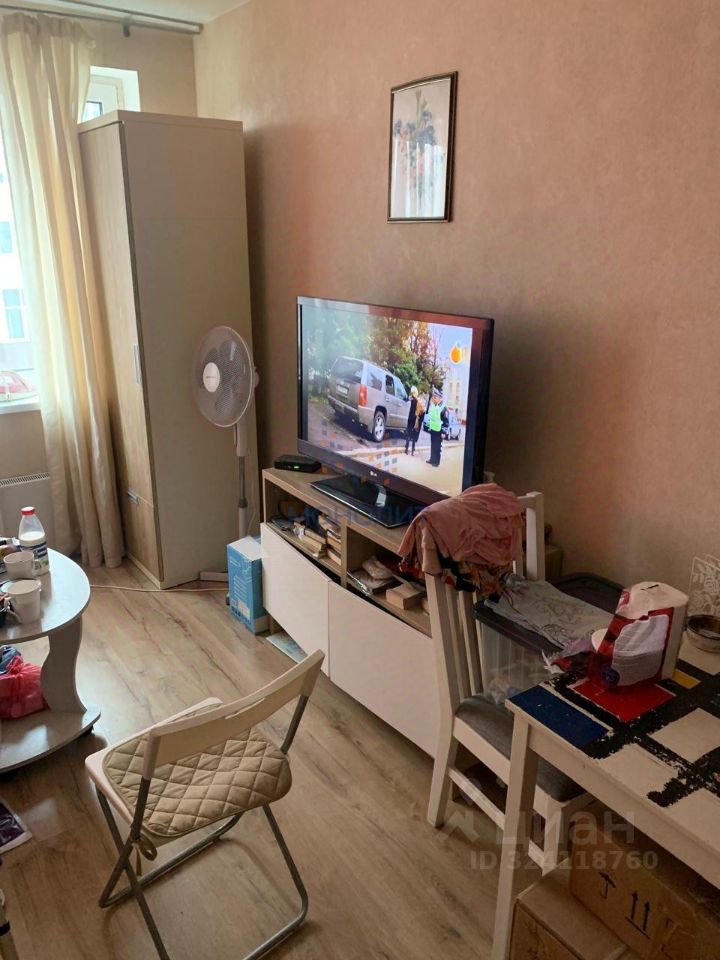 Продажа 2-комн квартиры на вторичном рынке Нахабино пгт, улица Белобородова, 12