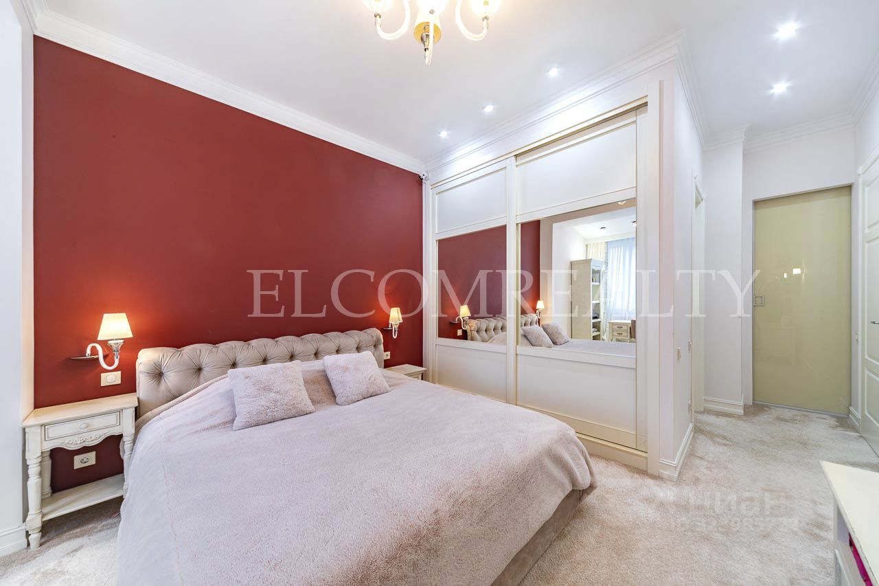 Продажа 3-комн квартиры на вторичном рынке Заречье пгт, улица Университетская, 4