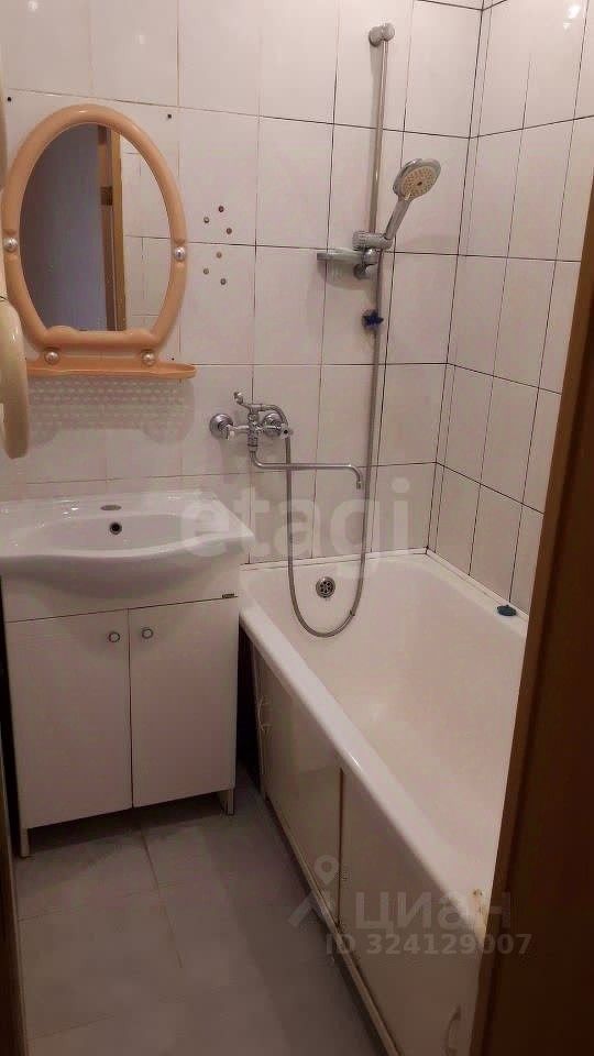 Продажа 2-комн квартиры на вторичном рынке улица Стойкости, 18К3