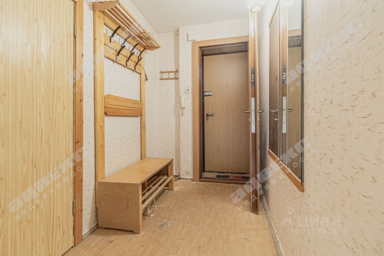 Продажа 2-комн квартиры на вторичном рынке Варшавская улица, 63К1