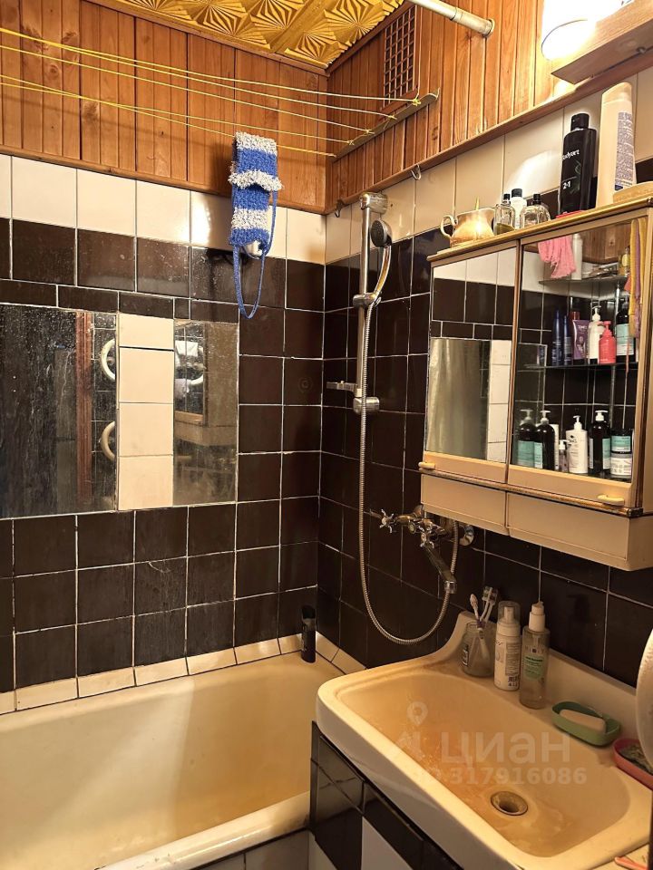 Продажа 3-комн квартиры на вторичном рынке Колпино, Оборонная улица, 2