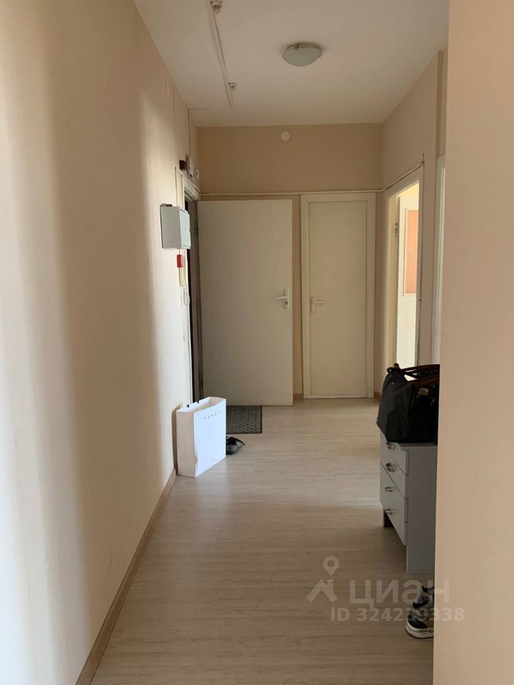 Продажа 2-комн квартиры на вторичном рынке улица Новаторов, 6