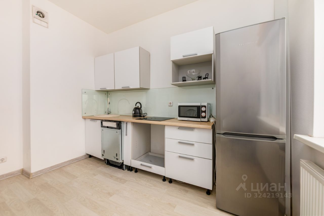 Продажа 1-комн квартиры на вторичном рынке Днепропетровская улица, 65