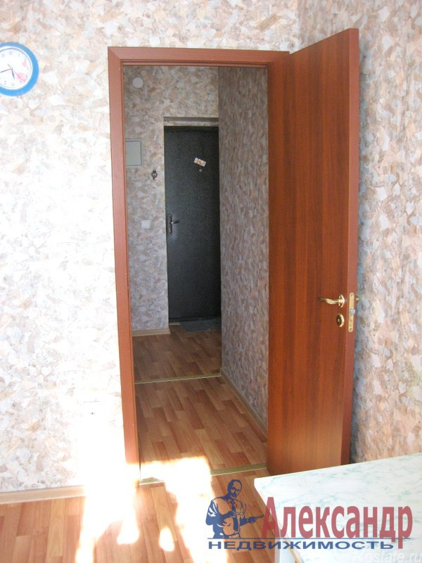 Продажа 2-комн квартиры на вторичном рынке Каменногорск г., Бумажников ул. ,  д. 24