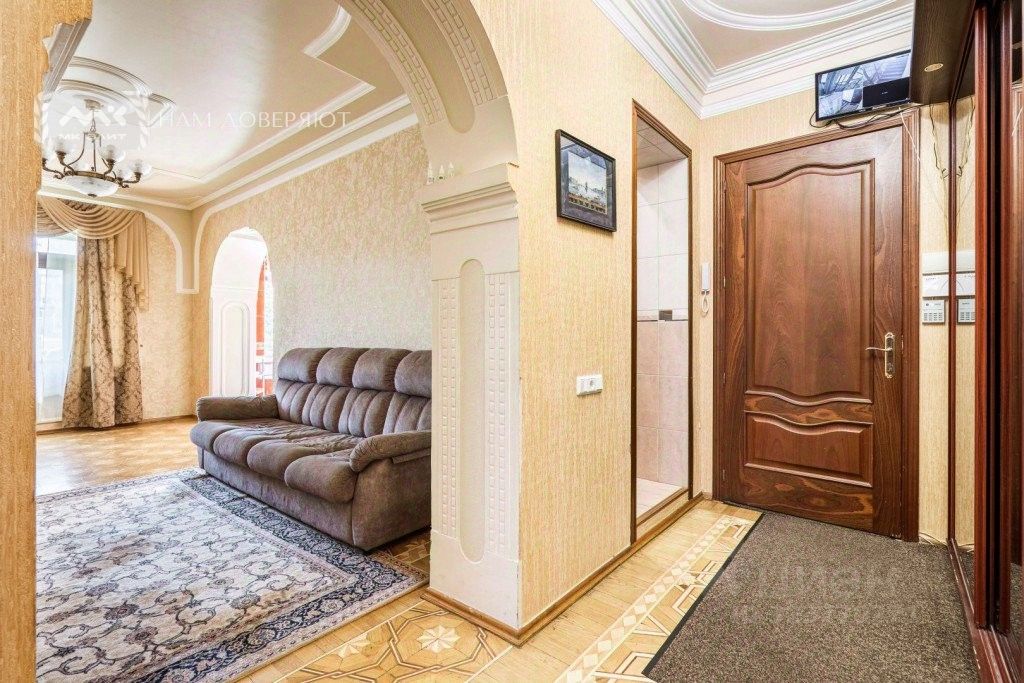 Продажа 4-комн квартиры на вторичном рынке Бассейная улица, 27