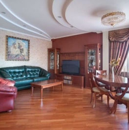 Продажа 5-комн квартиры на вторичном рынке улица Академика Пилюгина,  д. 18