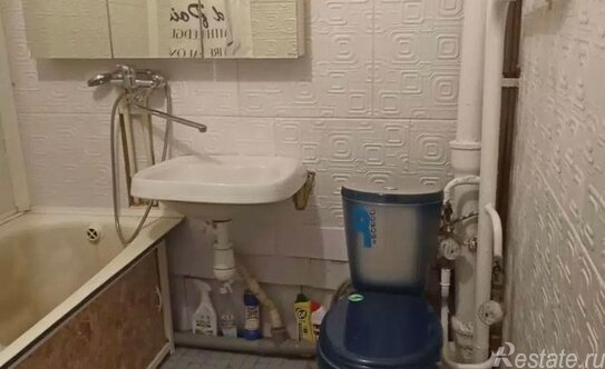 Продажа 1-комн квартиры на вторичном рынке Бокситогорский район, улица Горняков,  д. 19