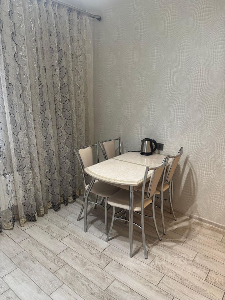 Аренда 1-комн квартиры на вторичном рынке Железнодорожный мкр, Балашиха, улица Струве,  д. 9