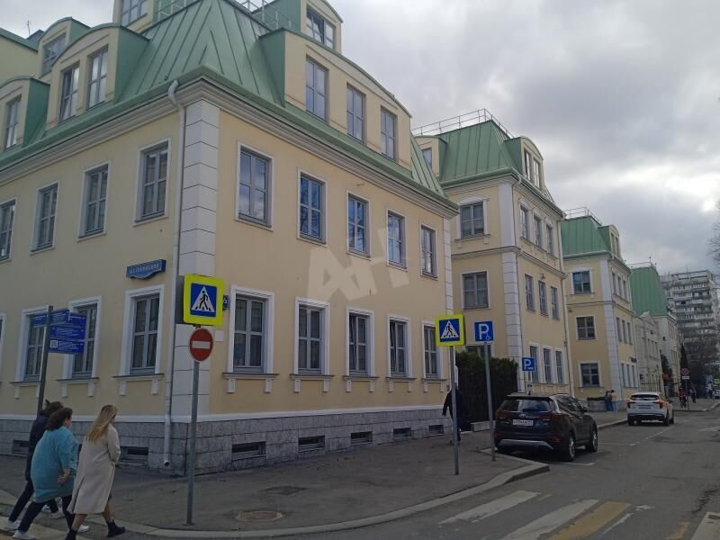 Аренда торгового помещения 1й Казачий пер