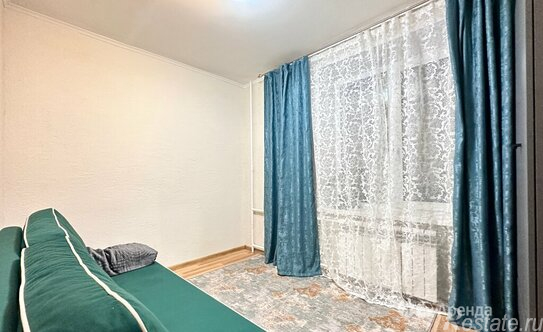 Аренда 2-комн квартиры на вторичном рынке Изумрудная улица,  д. 24 к2