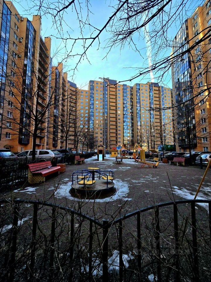Продажа 2-комн квартиры на вторичном рынке Кудрово г., улица Ленинградская, 3