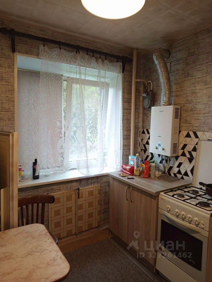 Продажа 2-комн квартиры на вторичном рынке Сланцы, улица Ломоносова, 46