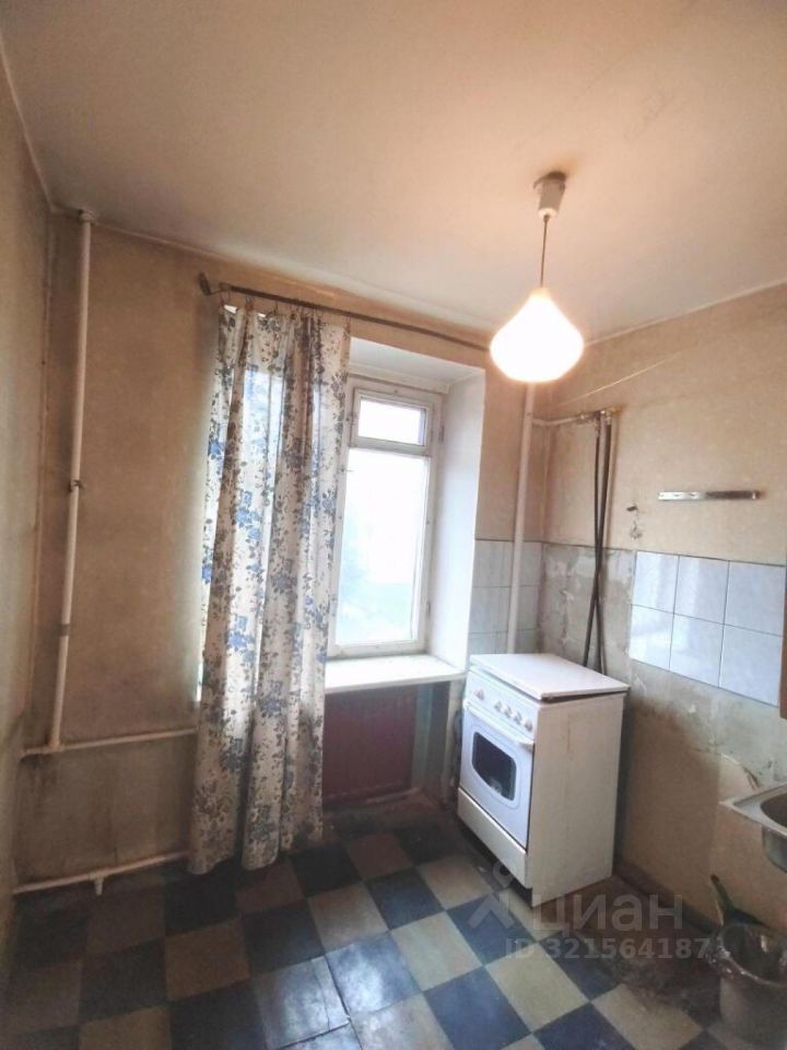 Продажа 2-комн квартиры на вторичном рынке улица Седова, 68