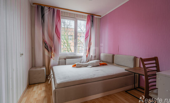 Продажа 3-комн квартиры на вторичном рынке улица Белы Куна,  д. 13 к3