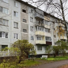 Продажа 2-комн квартиры на вторичном рынке Сясьстрой, ул Космонавтов,  д. 6