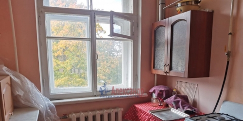 Комната Петергоф г., Эрлеровский бул. ,  д. 4