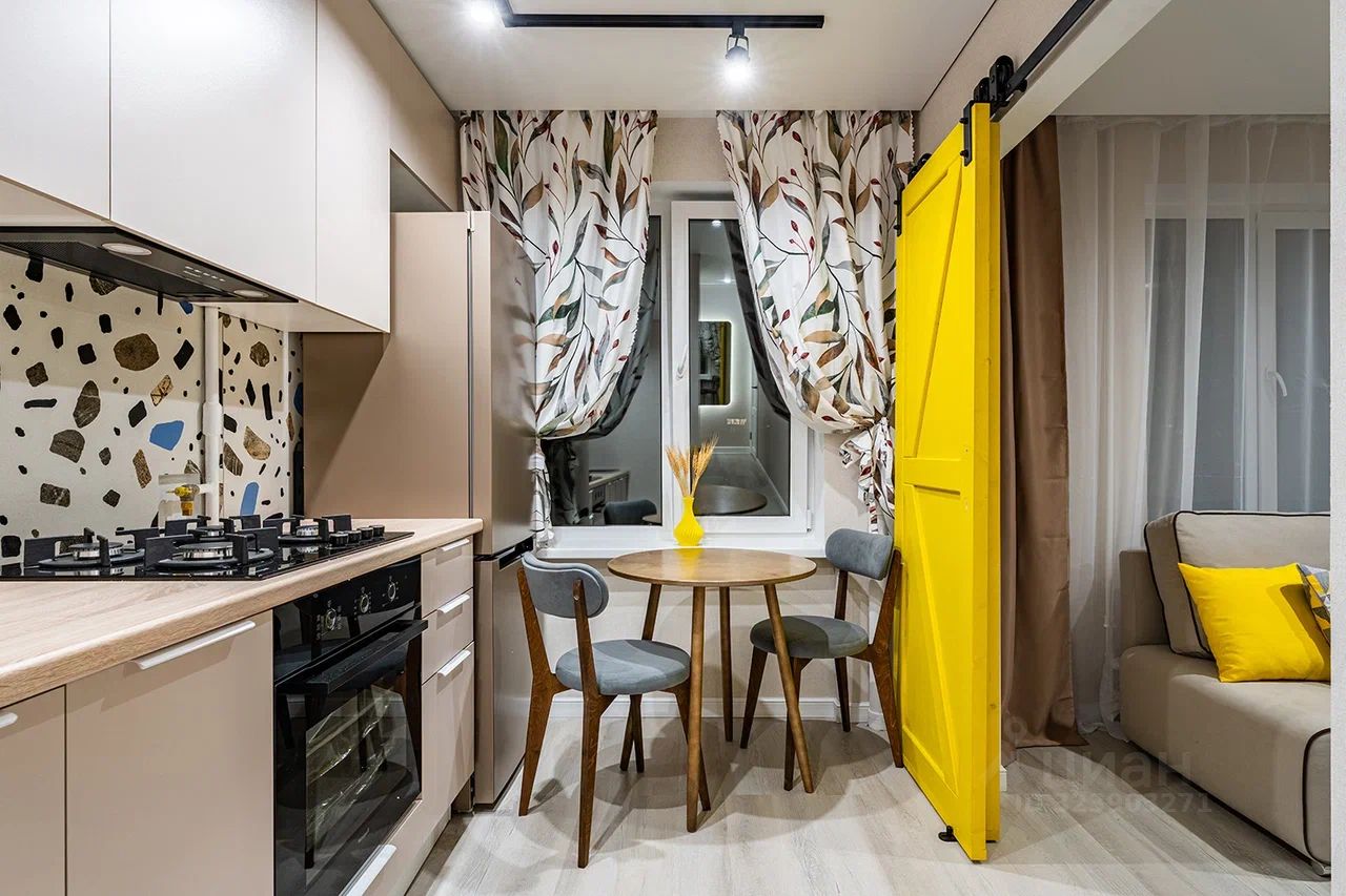 Продажа 2-комн квартиры на вторичном рынке Мирской переулок, 3