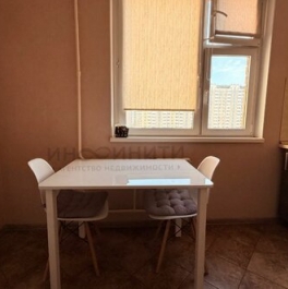 Продажа 1-комн квартиры на вторичном рынке пр-кт Защитников Москвы,  д. 14