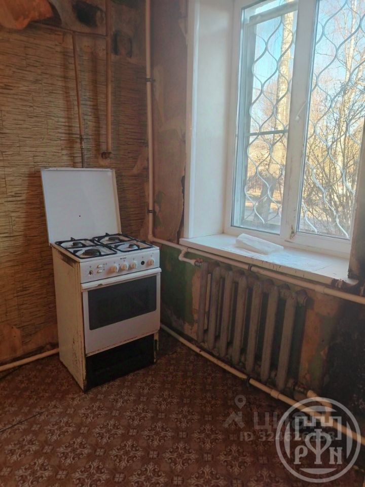 Продажа 1-комн квартиры на вторичном рынке Петергоф, Гостилицкая улица, 7