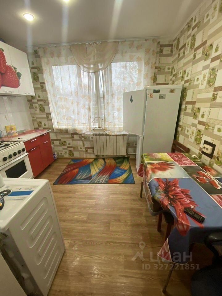 Аренда 2-комн квартиры на вторичном рынке Кингисепп, улица Иванова, 12