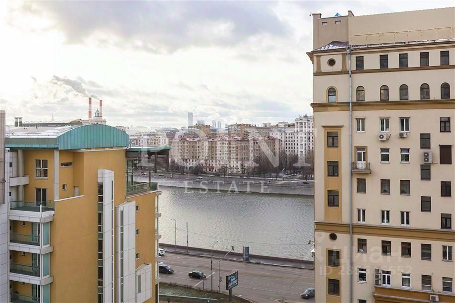 Продажа 4-комн квартиры на вторичном рынке улица Новый Арбат, 29