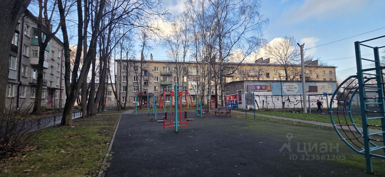 Продажа 3-комн квартиры на вторичном рынке Гатчина, улица 7-й Армии, 9