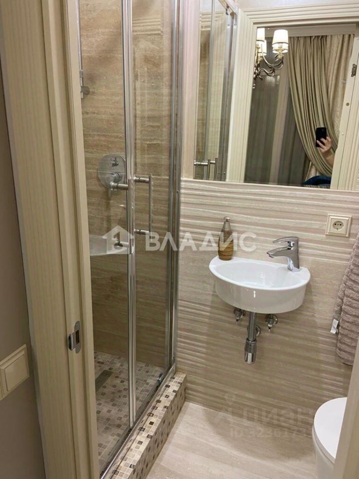 Продажа 2-комн квартиры на вторичном рынке улица Поляны, 5