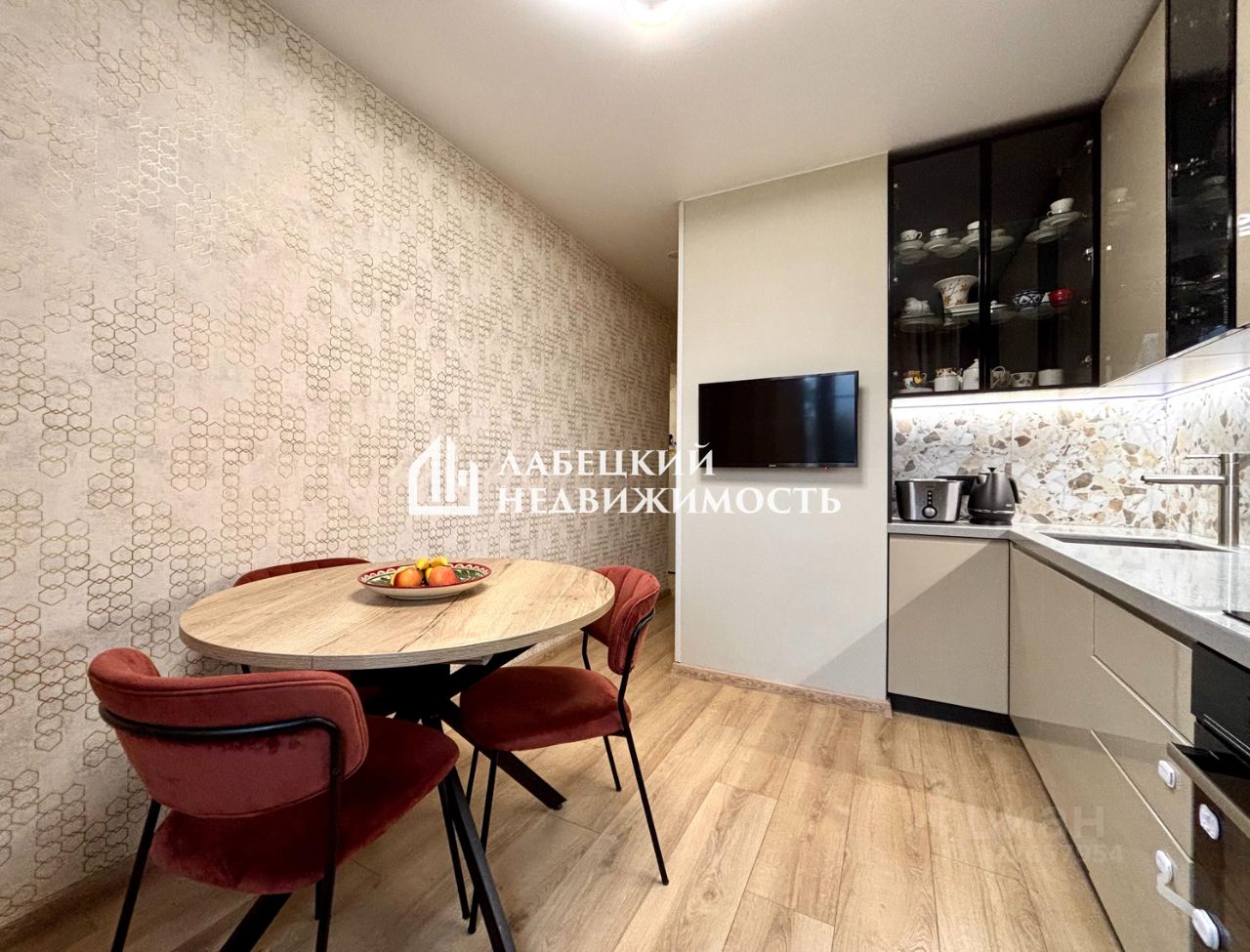 Продажа 2-комн квартиры на вторичном рынке Городок Б мкр, Люберцы, улица 3-е Почтовое Отделение,  д. 54