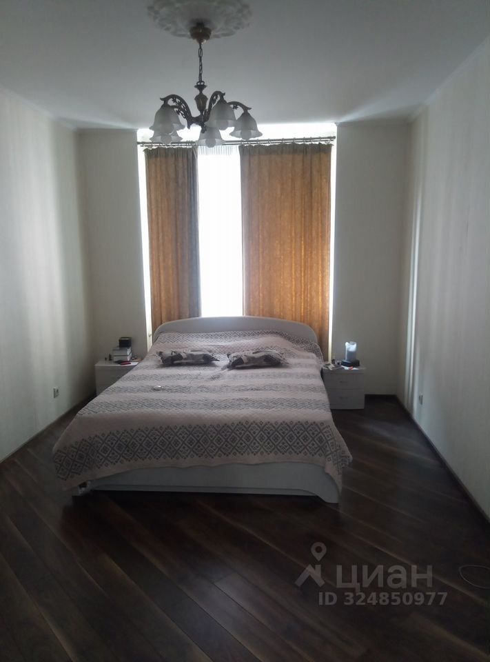 Продажа 2-комн квартиры на вторичном рынке улица Есенина, 1к2