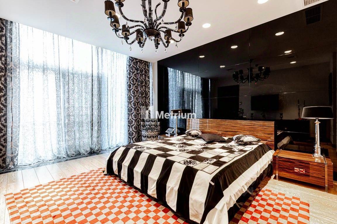 Продажа 3-комн квартиры на вторичном рынке улица Климашкина, 17С2