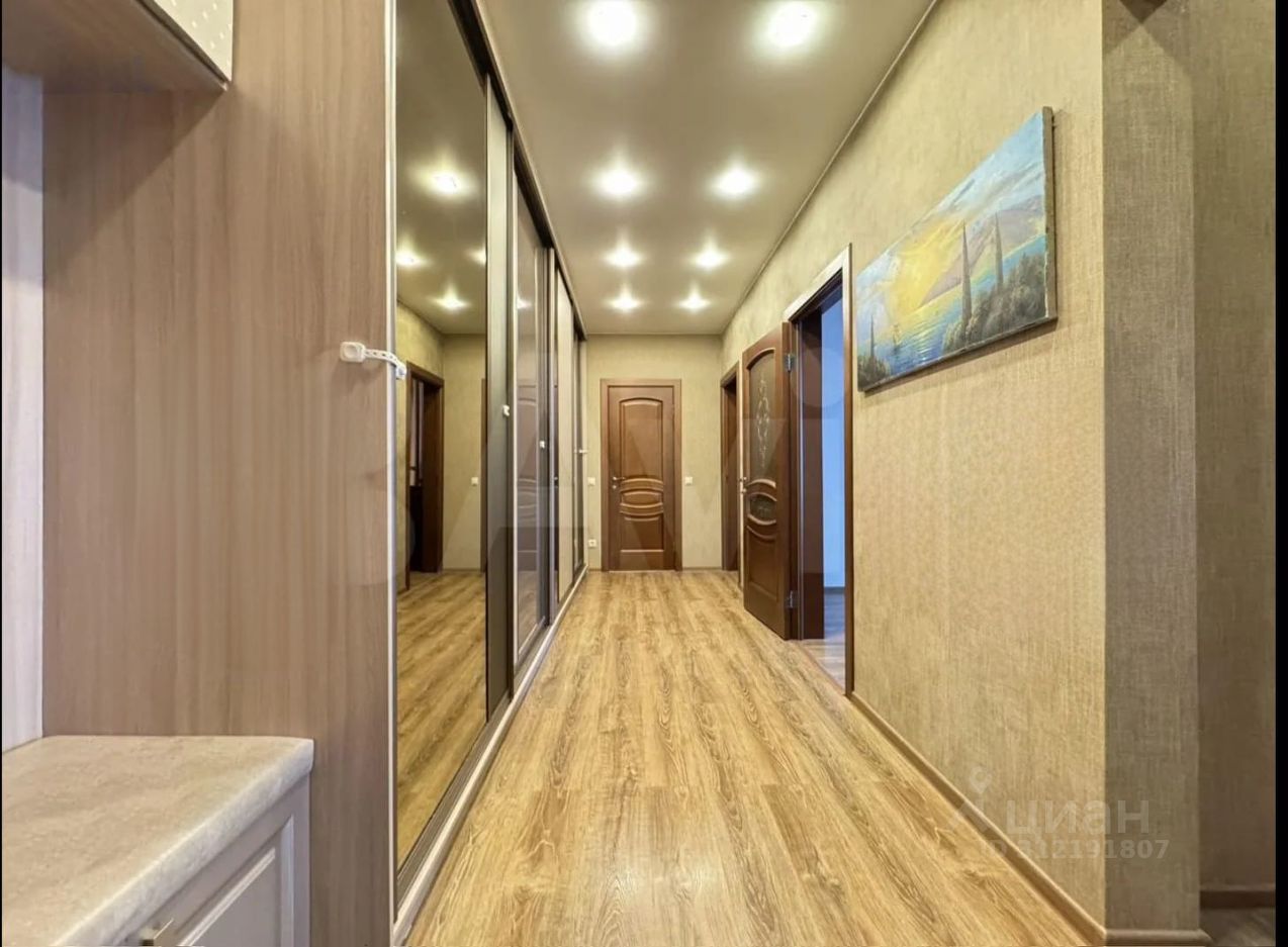 Продажа 2-комн квартиры на вторичном рынке пос. Янино-1, улица Кольцевая, 8к1