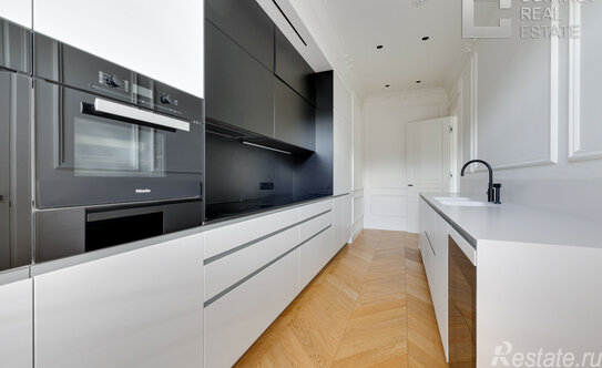 Продажа 4-комн квартиры на вторичном рынке улица Плющиха,  д. 37