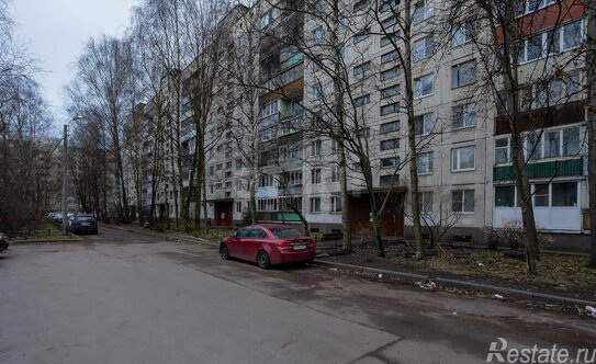 Продажа 3-комн квартиры на вторичном рынке Просвещения пр-кт,  д. 99