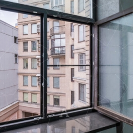 Продажа 3-комн квартиры на вторичном рынке Захарьевская улица,  д. 33