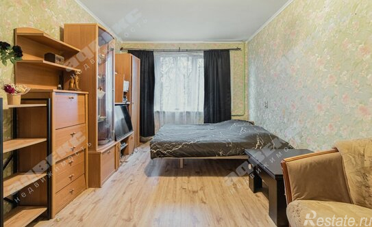 Продажа 4-комн квартиры на вторичном рынке ул Пионерстроя,  д. 10