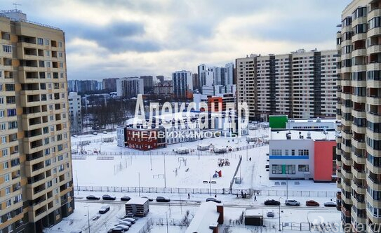 Продажа 1-комн квартиры на вторичном рынке Мурино г, Шоссе в Лаврики ул,  д. 72 к4