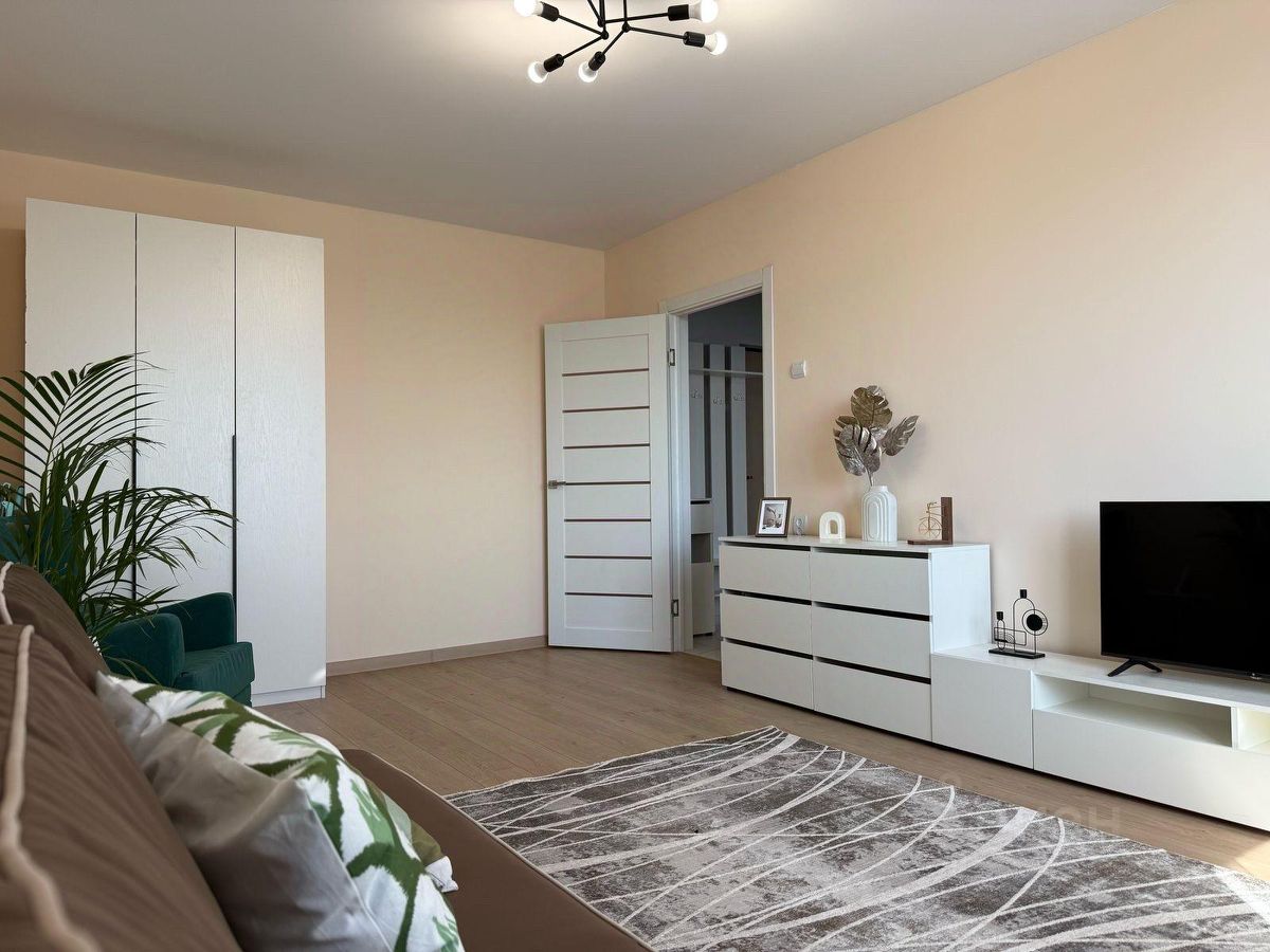 Аренда 2-комн квартиры на вторичном рынке улица Декабристов, 28К2